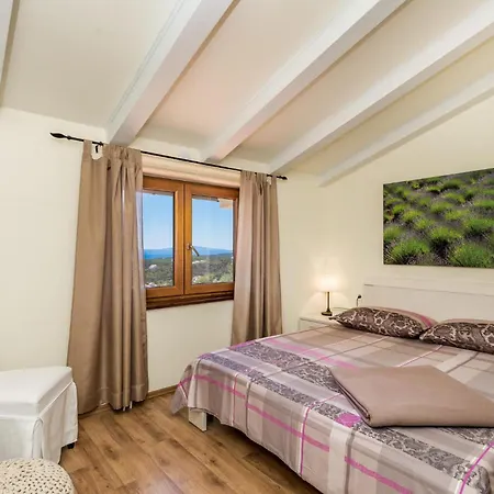 Prázdninový dům 3 Bedroom Cozy In New Translation