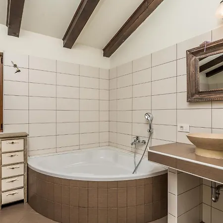 3 Bedroom Cozy In *