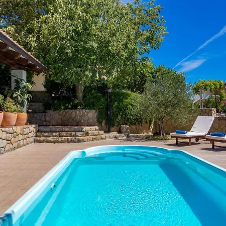 3 Bedroom Cozy In Casa de Férias *