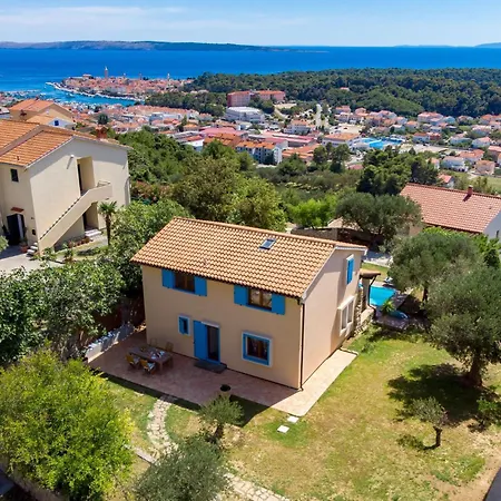 Prázdninový dům 3 Bedroom Cozy In *