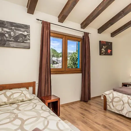 3 Bedroom Cozy In * New Translation