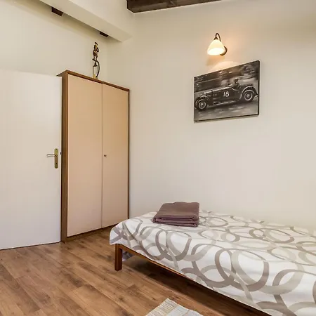 3 Bedroom Cozy In Prázdninový dům New Translation
