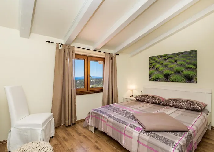 Nyaraló 3 Bedroom Cozy In Palit