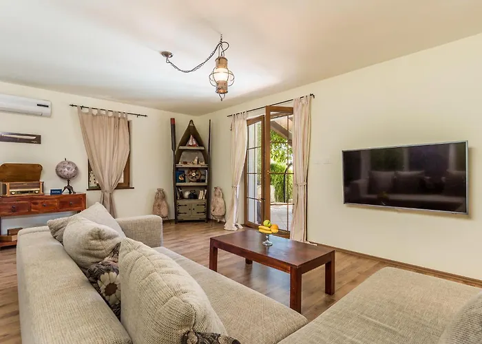 3 Bedroom Cozy In Nyaraló *