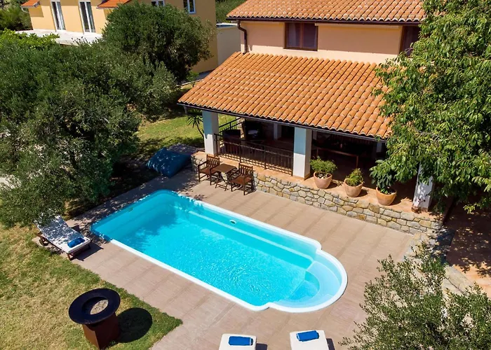 Nyaraló 3 Bedroom Cozy In Palit