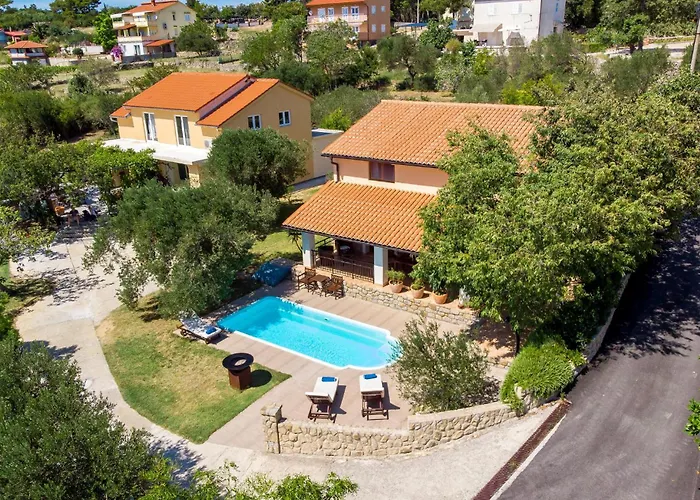 Nyaraló 3 Bedroom Cozy In Palit