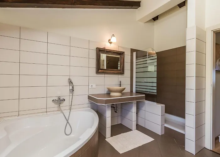 3 Bedroom Cozy In Nyaraló Palit