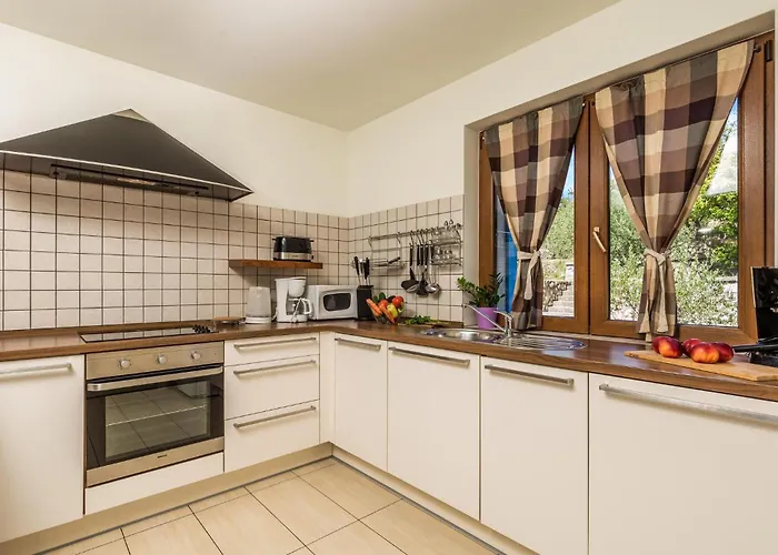 3 Bedroom Cozy In Palit