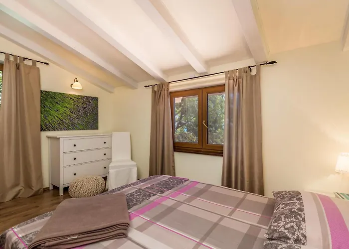 Nyaraló 3 Bedroom Cozy In Palit