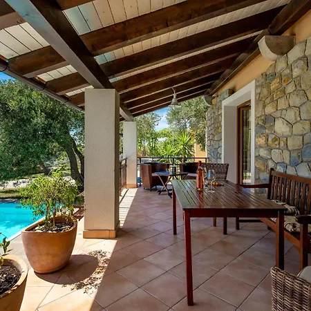 3 Bedroom Cozy In *