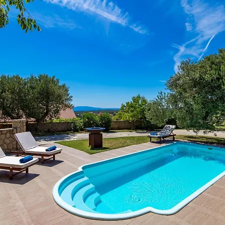 別荘 3 Bedroom Cozy In *