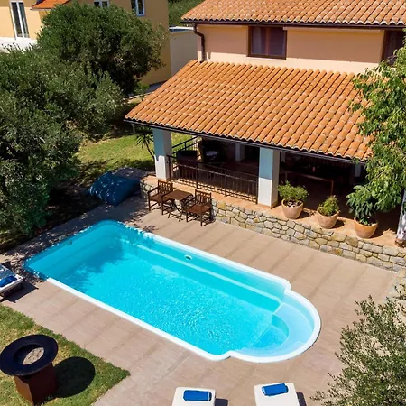 別荘 3 Bedroom Cozy In Palit