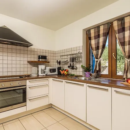 3 Bedroom Cozy In Palit