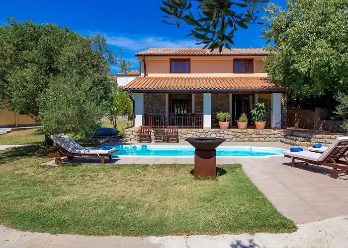 3 Bedroom Cozy In بيت للعطل *