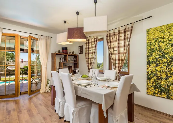 3 Bedroom Cozy In بيت للعطل Palit